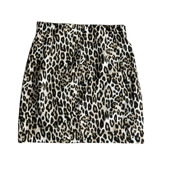 Amisu Cheetah Print Mini Skirt | Size 8 - Picture 2 of 3